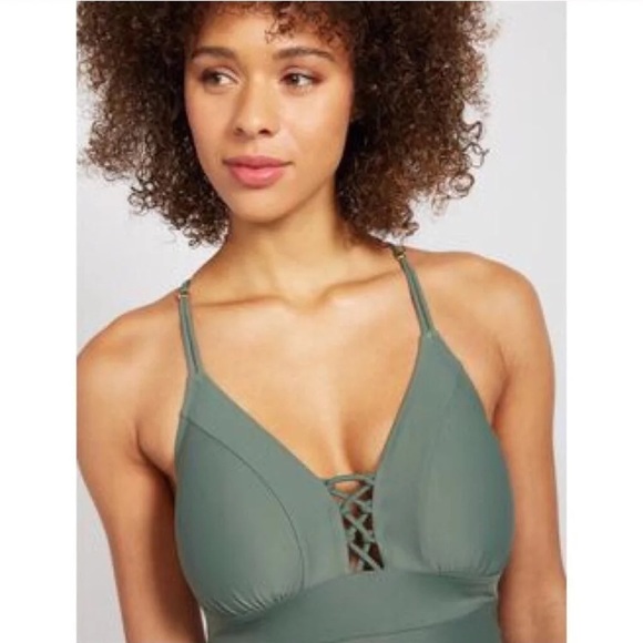 A Pea in the Pod Maternity Swim Suit - Picture 3 of 6